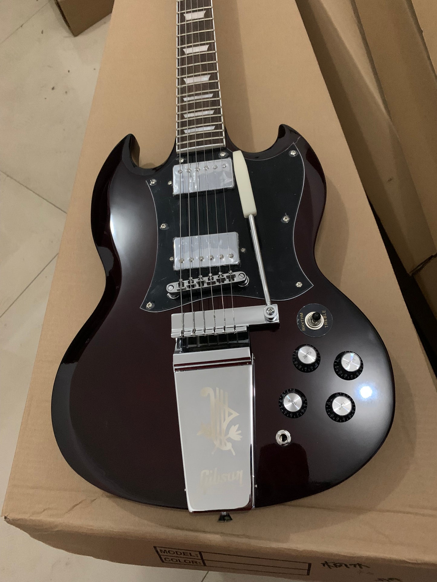 Gibson Sg Custom Shop Angus Young Wine Red Vibrola Chinese Replica